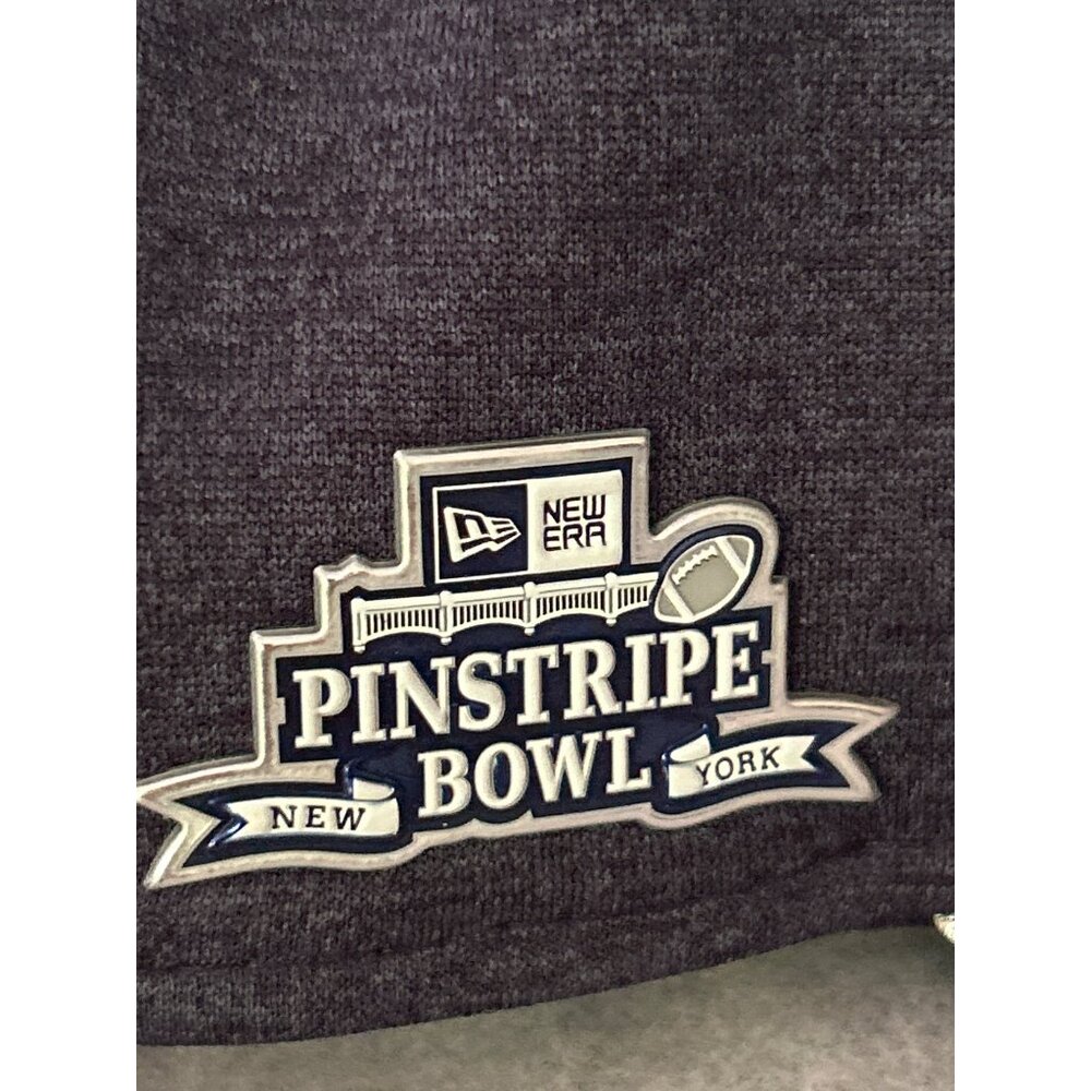 New Era Pinstripe Bowl Gray & Silver Champions 2017 Commemorative Fitted Cap - Picture 5 of 7
